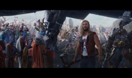 雷神电影爆料视频,爱与雷霆预告片揭秘：诸神黄昏将至，英雄命运再起波澜